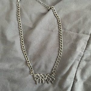Gross silver necklace
